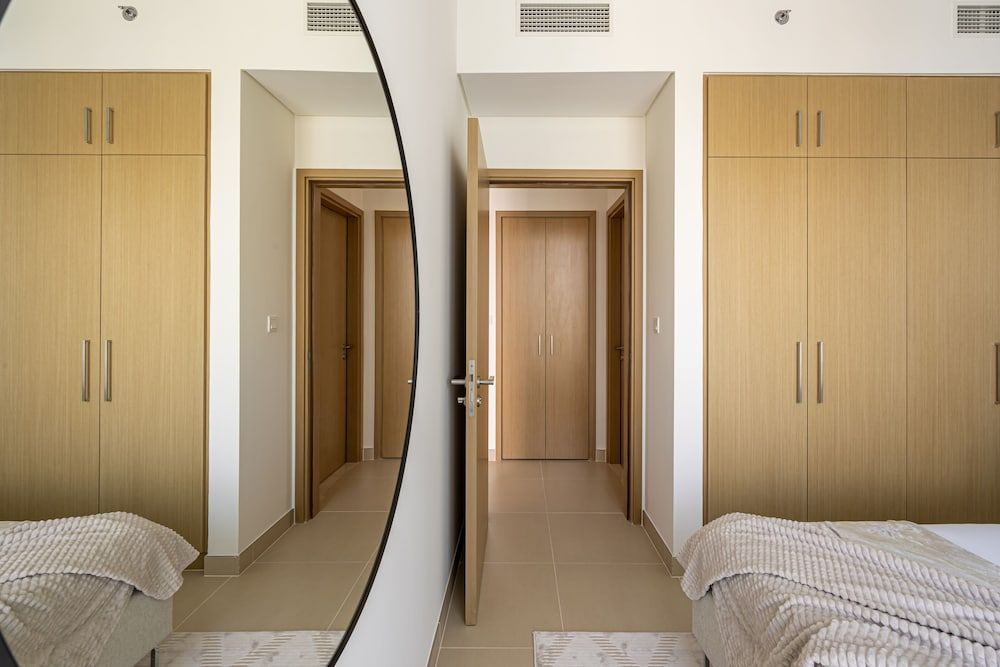 HiGuests -  Emaar 5242 Tower