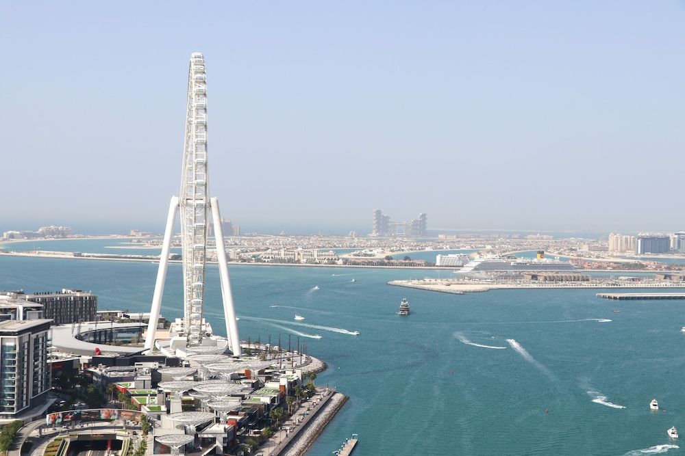 HiGuests -  Emaar 5242 Tower