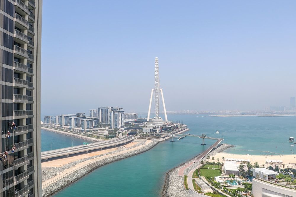 HiGuests -  Emaar 5242 Tower