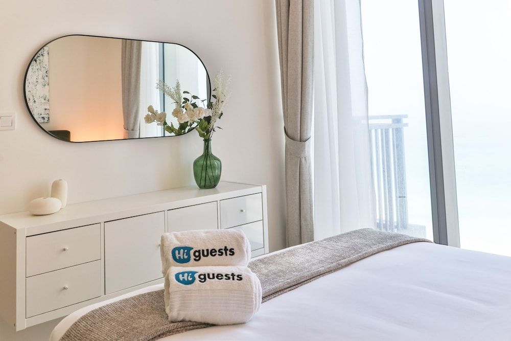 HiGuests -  Emaar 5242 Tower