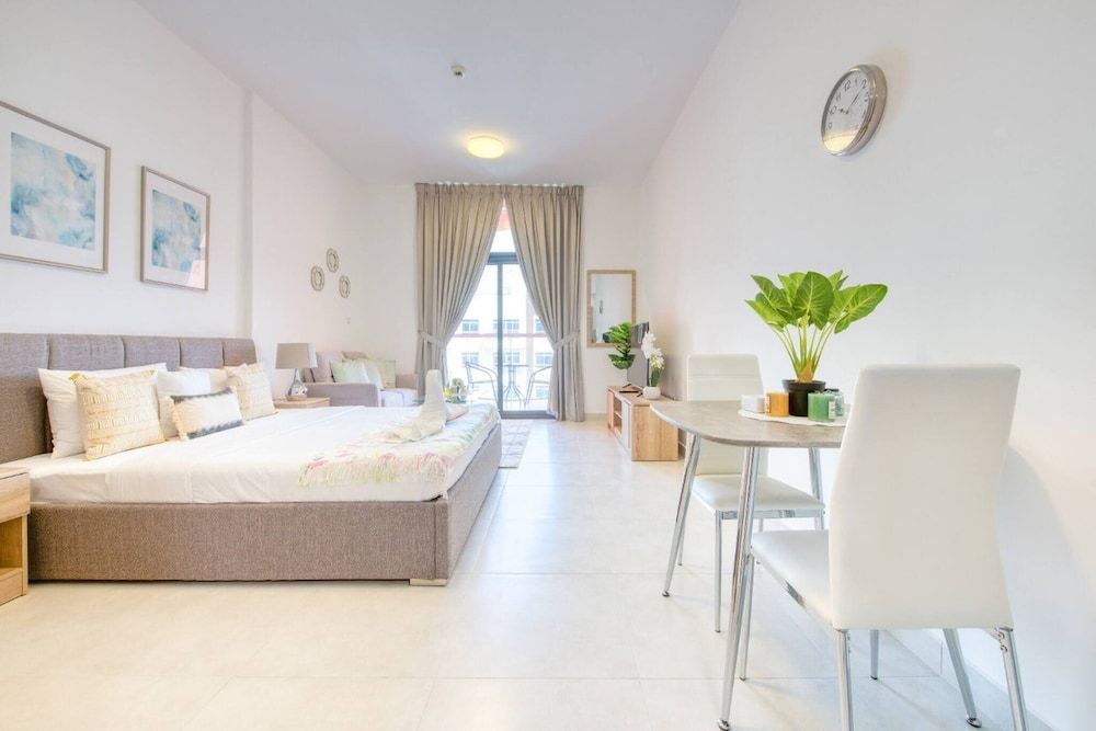 Gorgeous Posh Studio Apartment