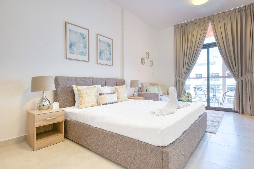 Gorgeous Posh Studio Apartment