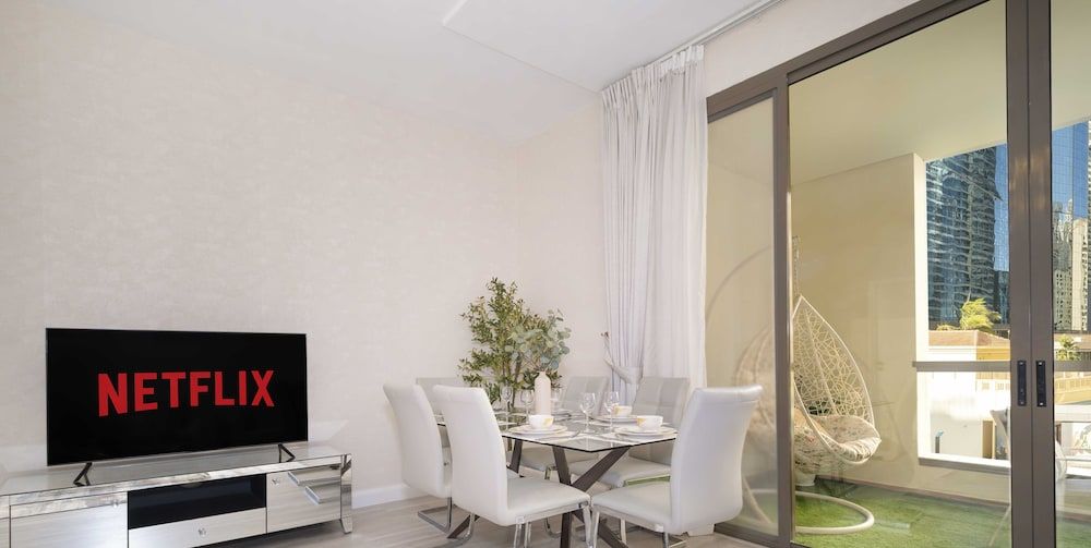 LUX  The JBR Premium Sea View Suite