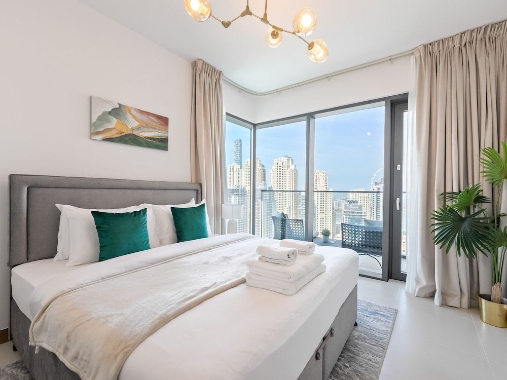 Hidden Gem Waterfront With Harbor View