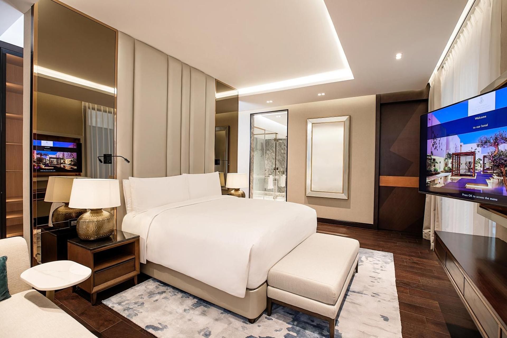 The Prestige Villa, 4 Bedroom, with Private Pool, Private Cinema and Butler Service