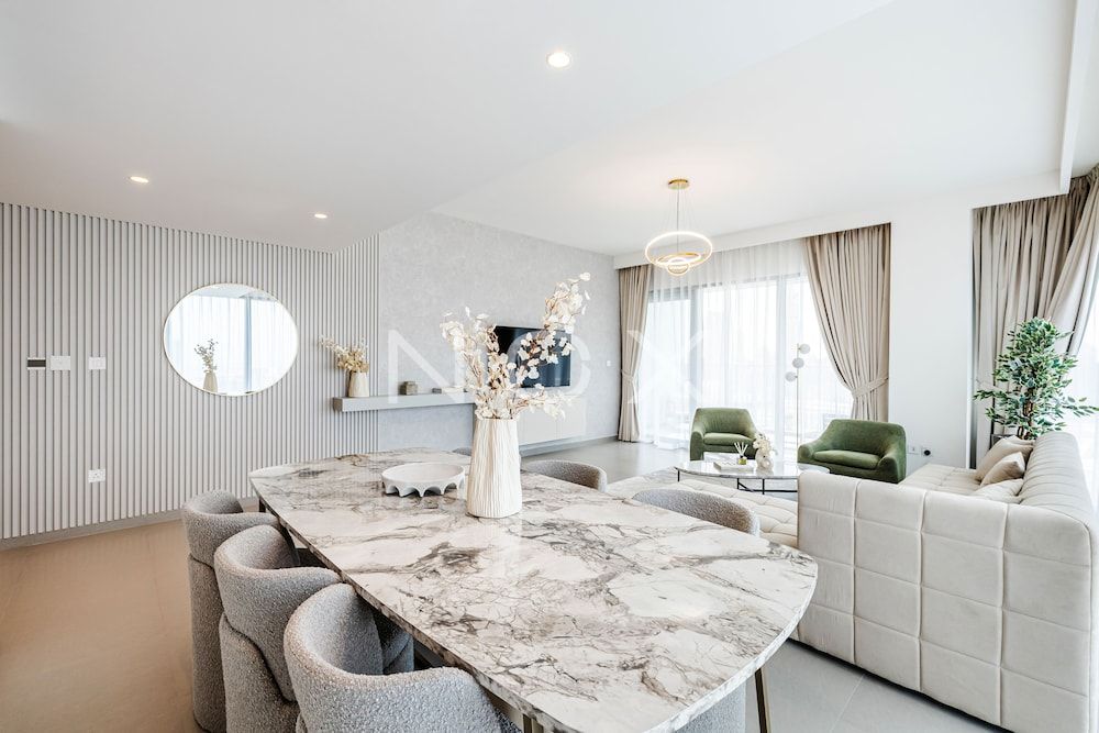 3BR High Floor Downtown Views 2- T1