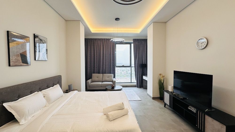 Luxury Studio Apartment Canal View Business Bay Free Parking by Belvilla