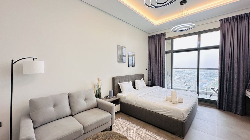 Luxury Studio Apartment Canal View Business Bay Free Parking by Belvilla