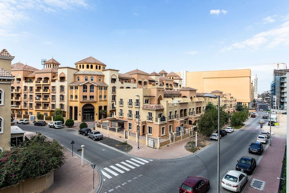 Wonderful 1BR in Binghatti Crescent