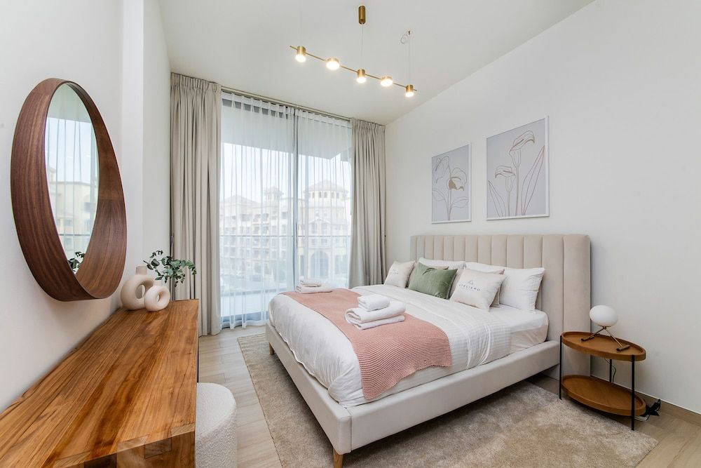 Wonderful 1BR in Binghatti Crescent