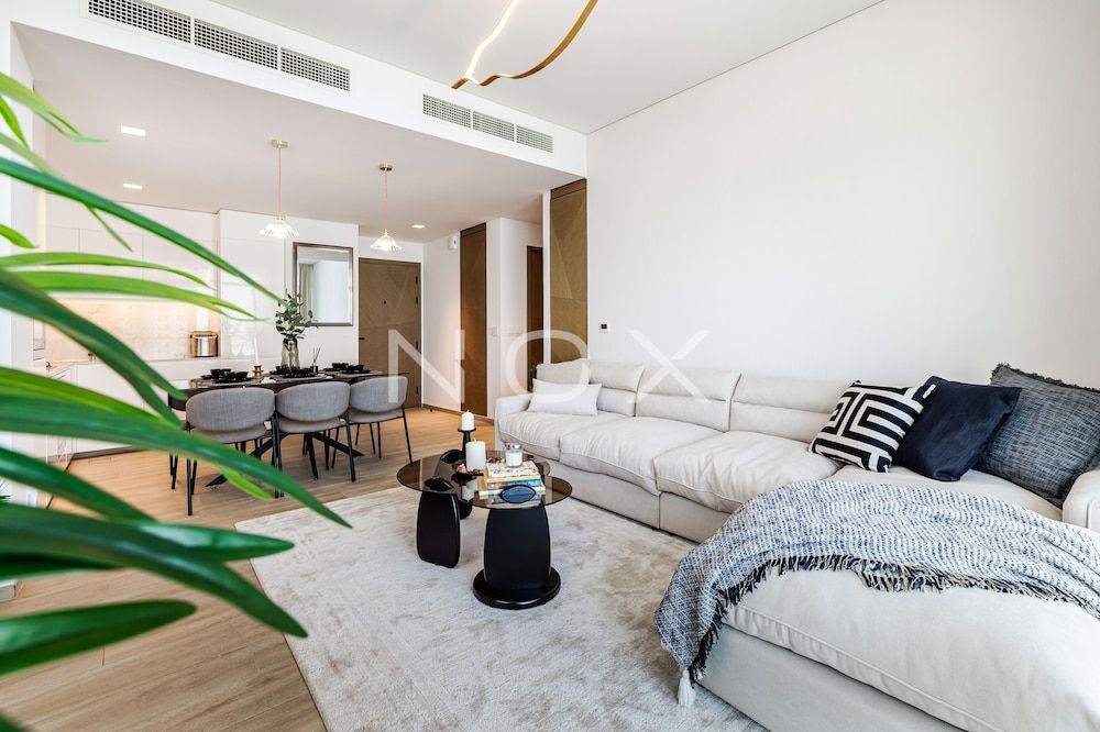 Luxury 2BR Palace Residence