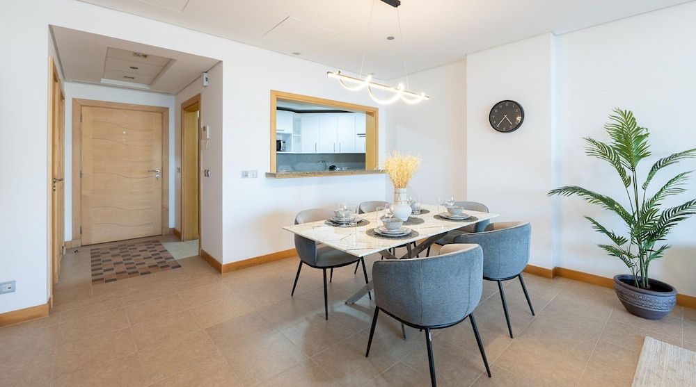 Amazing 1BR at the Palm w Beach Pool Access