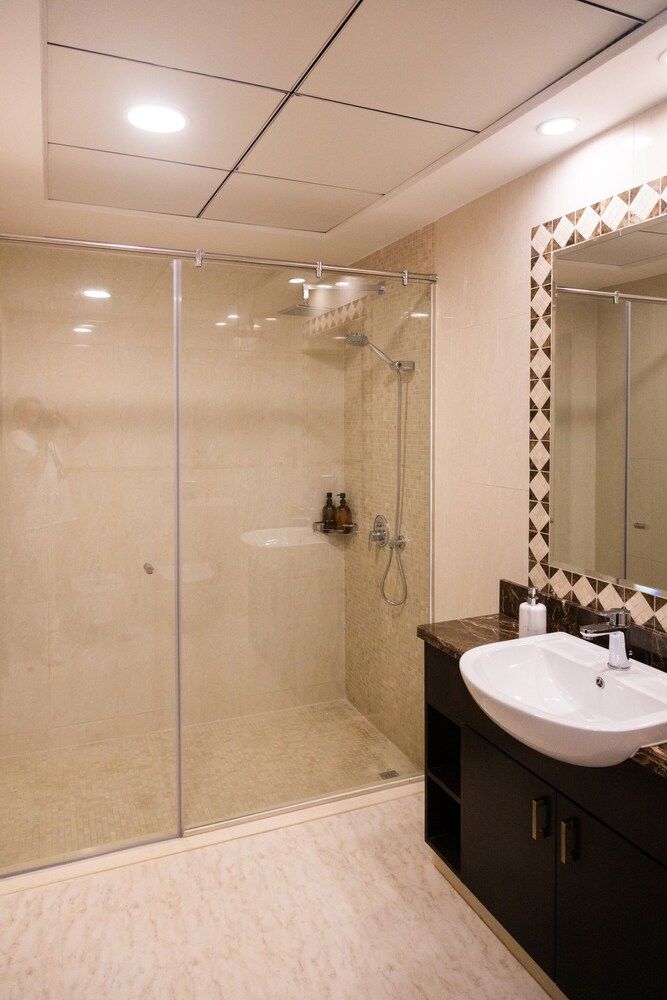 Lux 5BR Townhouse in Balqise Residence