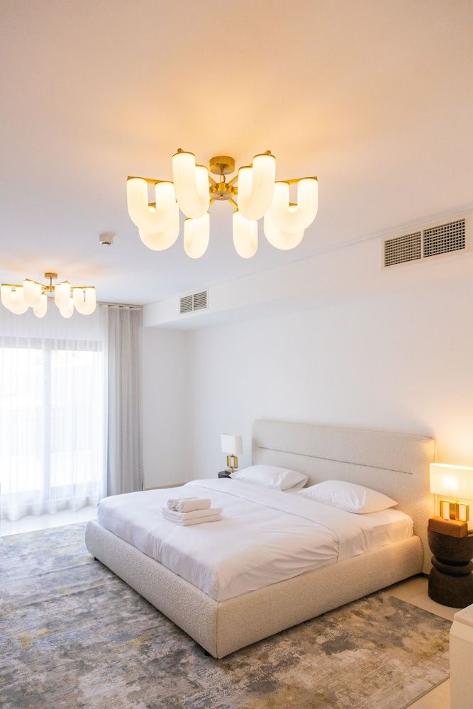 Lux 5BR Townhouse in Balqise Residence