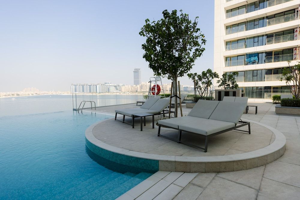 3BD Haven with Sweeping Water Views