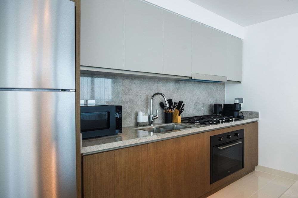 3BD Haven with Sweeping Water Views