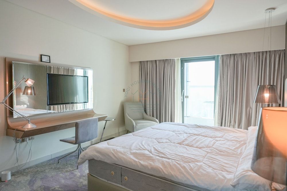 Yogi - Amazing 2BR Apt With Burj Khalifa Views