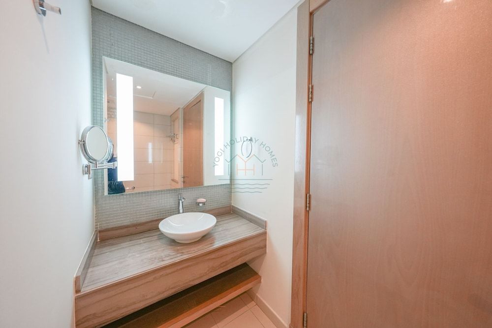 Yogi - Amazing 2BR Apt With Burj Khalifa Views