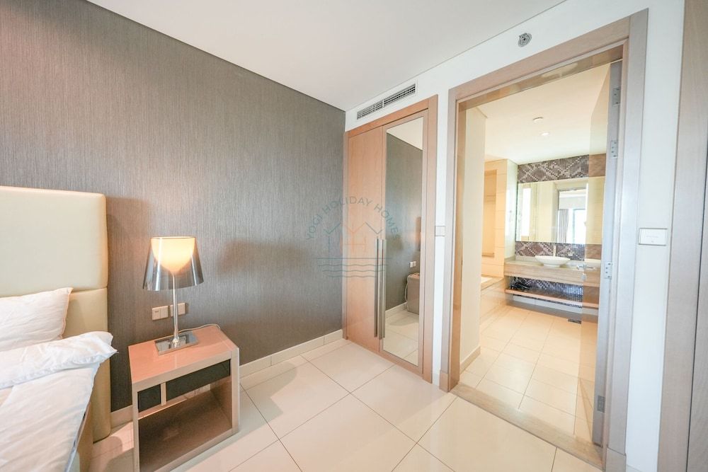 Yogi - Amazing 2BR Apt With Burj Khalifa Views