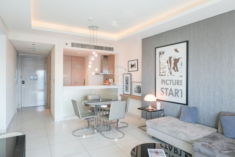 Yogi - Amazing 2BR Apt With Burj Khalifa Views