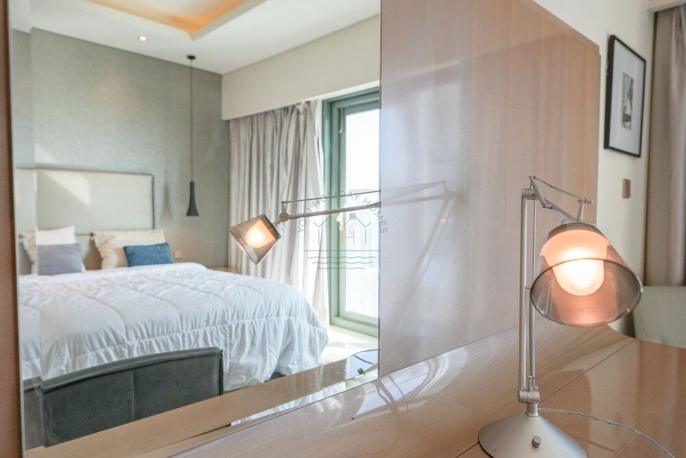 Yogi - Amazing 2BR Apt With Burj Khalifa Views