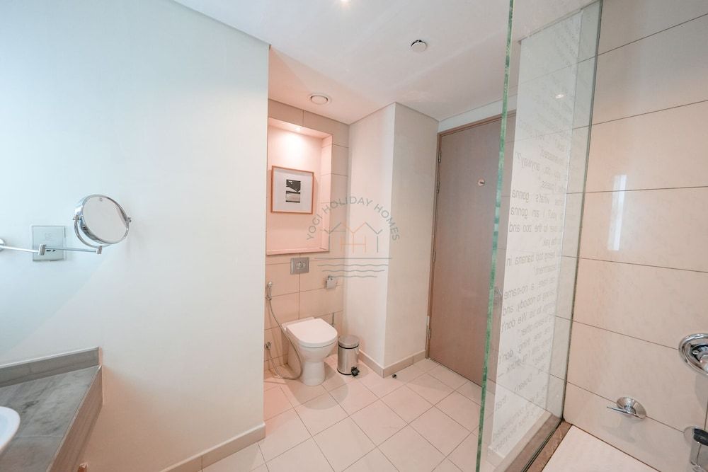 Yogi - Amazing 2BR Apt With Burj Khalifa Views