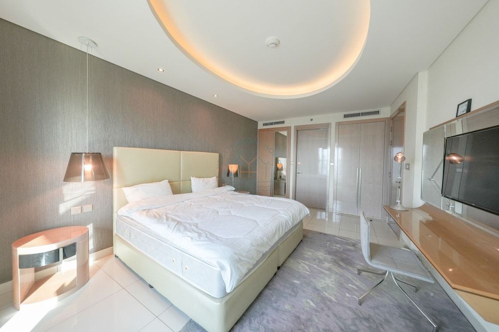 Yogi - Amazing 2BR Apt With Burj Khalifa Views