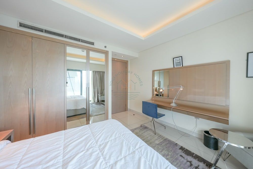 Yogi - Amazing 2BR Apt With Burj Khalifa Views