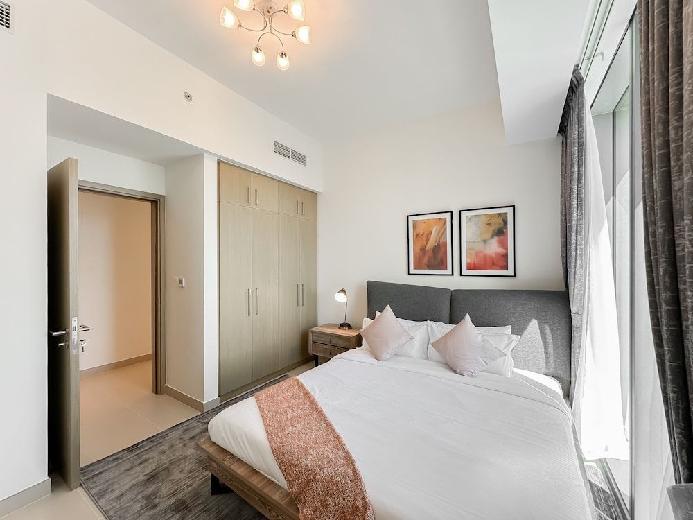 Breathtaking 3BR with Sea & Marina