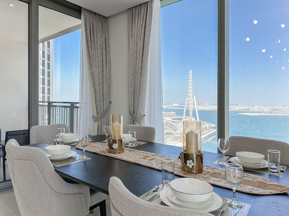 Breathtaking 3BR with Sea & Marina