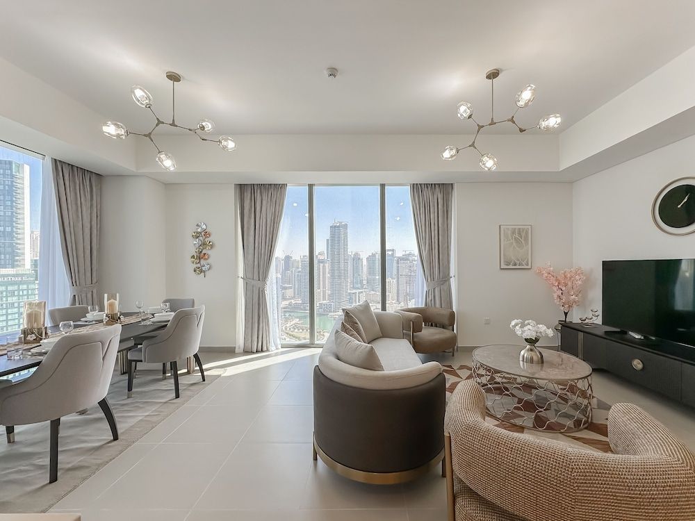 Breathtaking 3BR with Sea & Marina