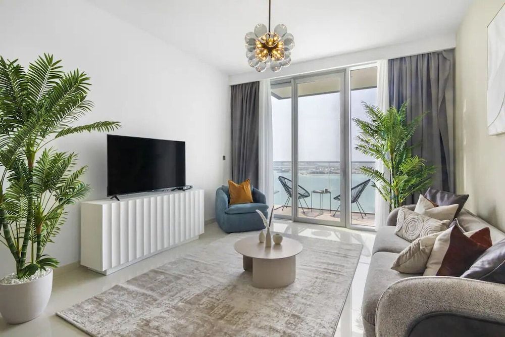 Sea view 2BR Beach Isle