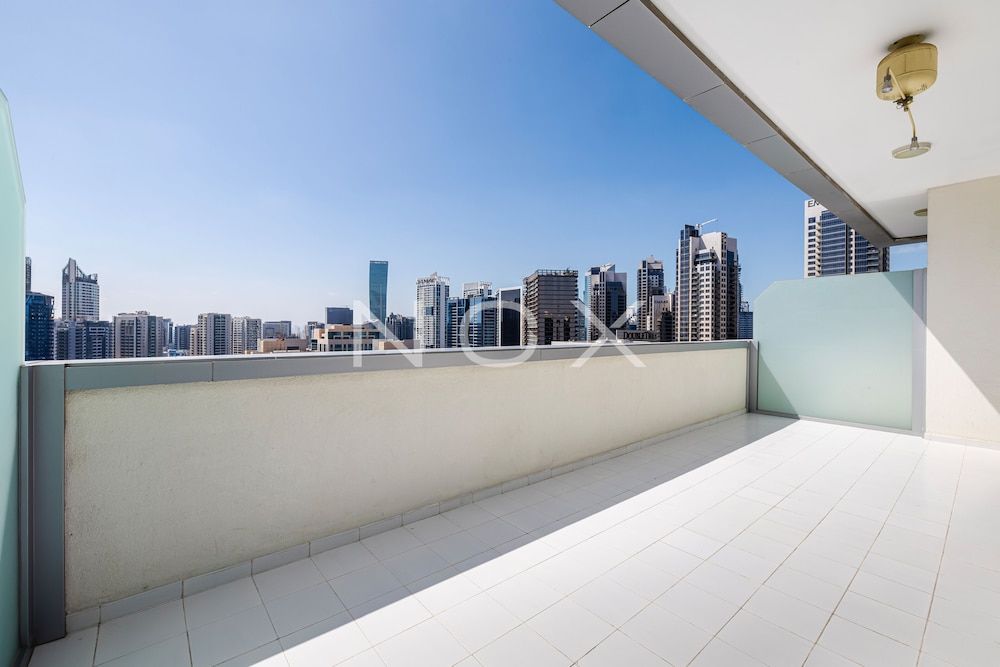 Bright 1BR Damac Majestine