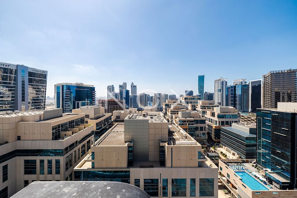 Bright 1BR Damac Majestine