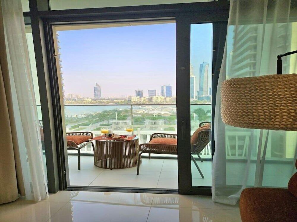 Bliss 1BR Haven with Stunning Sea Views