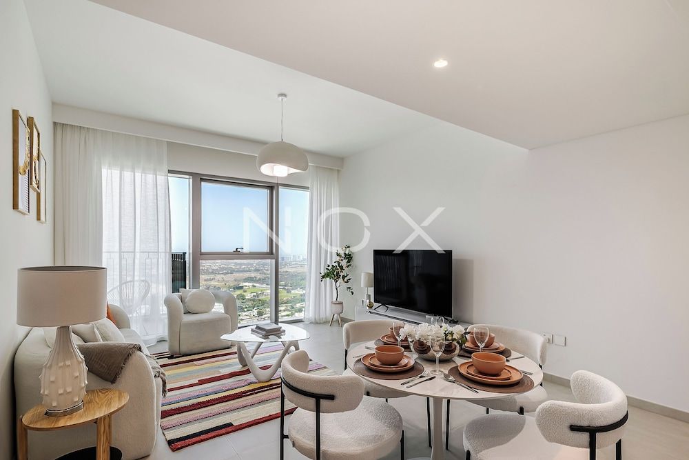 Vibrant 1BR Haven Downtown Views 2 T1