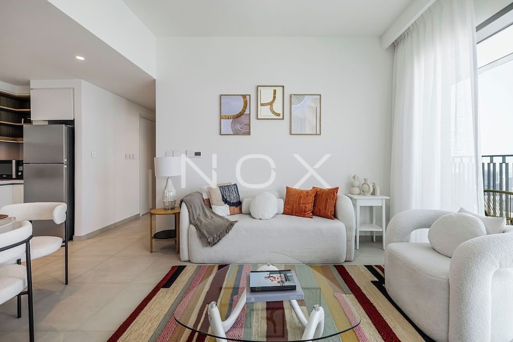 Vibrant 1BR Haven Downtown Views 2 T1