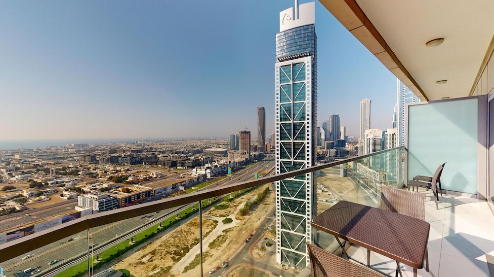 Primestay - 2BR Paramount Midtown-dubai