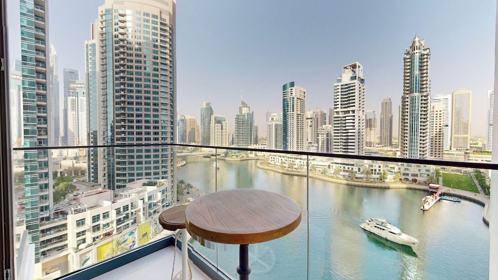 Primestay - LIV 1BR Marina View - Dubai