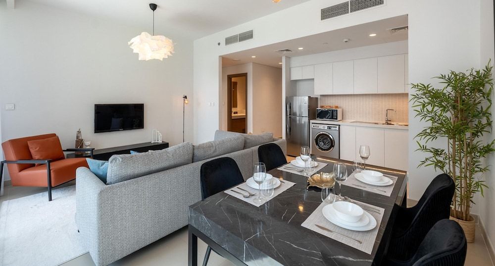 Homey Park View 2BR in Dubai Creek Harbour