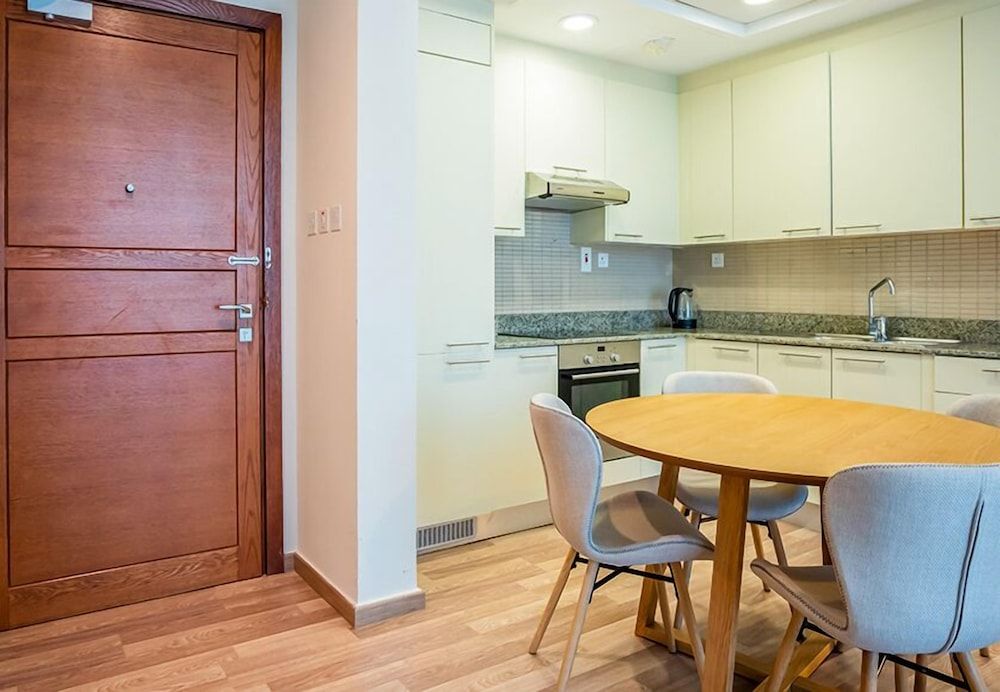 Homesgetaway-Cozy 1BR Bay Square Bldg. 9