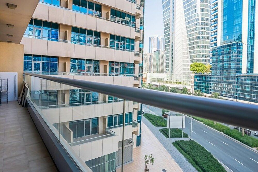 Homesgetaway-Cozy 1BR Bay Square Bldg. 9