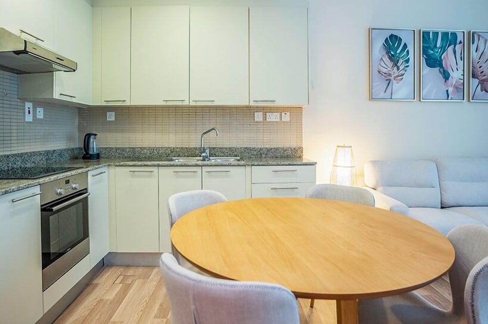 Homesgetaway-Cozy 1BR Bay Square Bldg. 9
