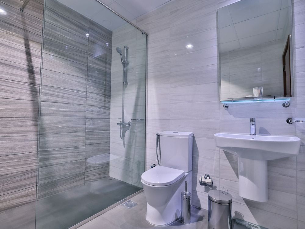 Posh 3bed Apt Dubai Pool Gym Parking by Belvilla