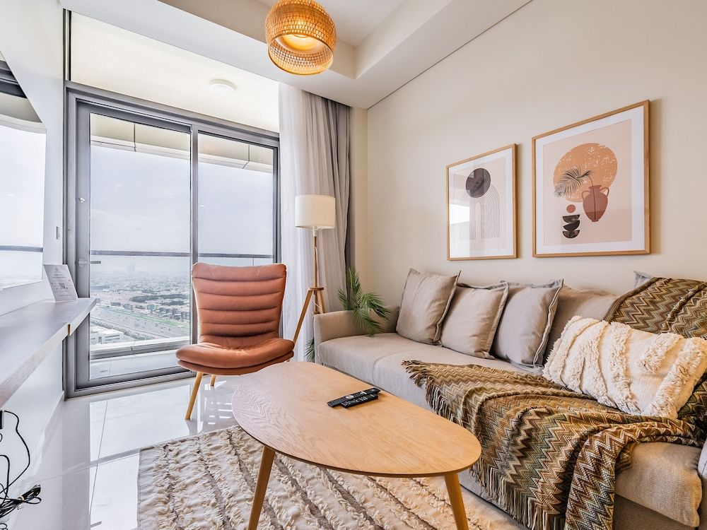 Modern and Cozy Condo With City Views