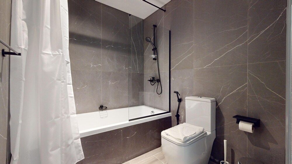 Primestay - 2BR Plus Maids Room -midtown