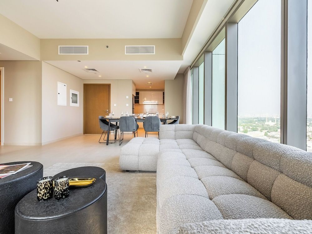 Luxe Condo with Stunning Skyline Views