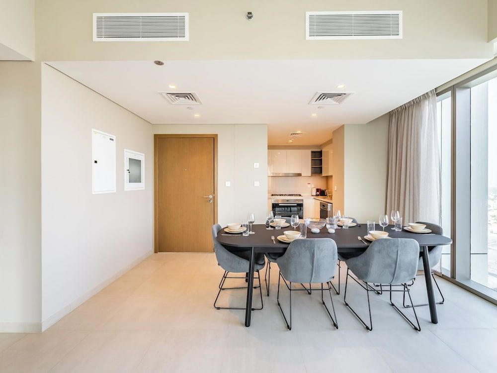 Luxe Condo with Stunning Skyline Views
