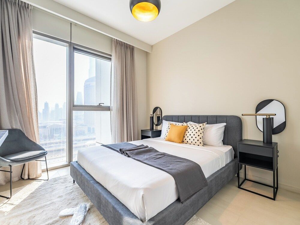 Luxe Condo with Stunning Skyline Views