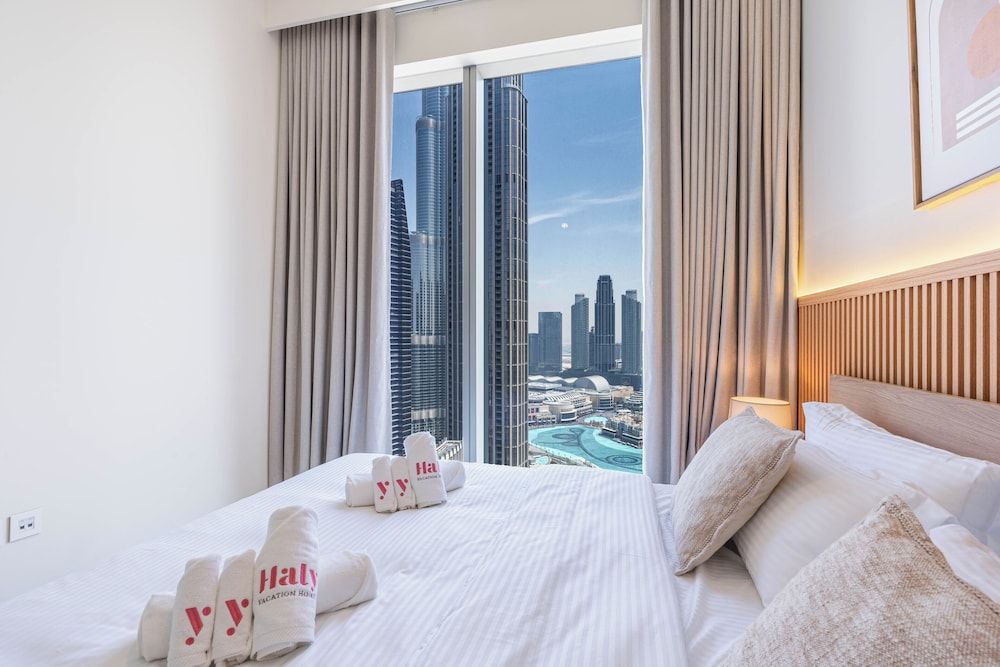 Lux 3BHK Burj Khalifa & fountain view